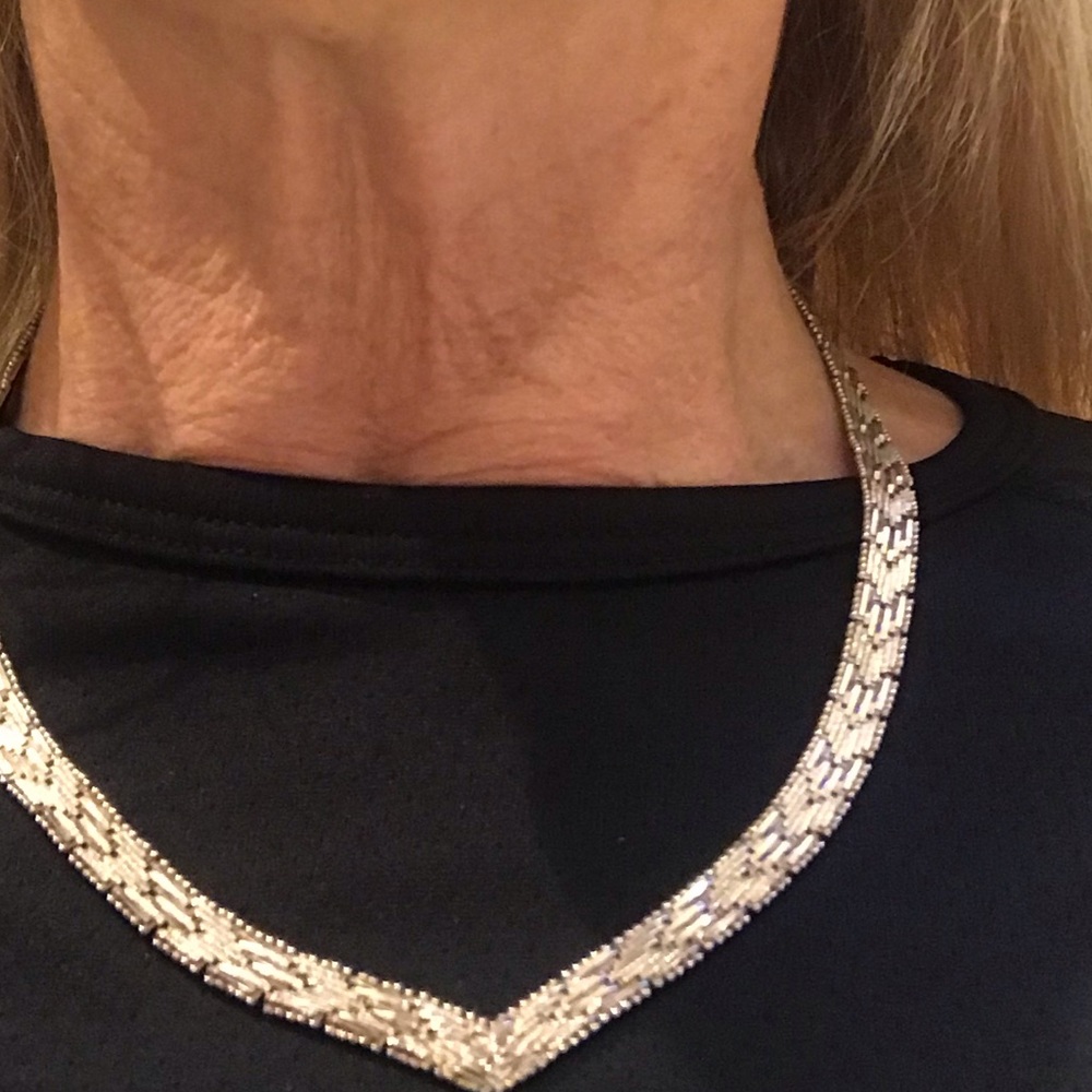 Sterling silver necklace. Price is final